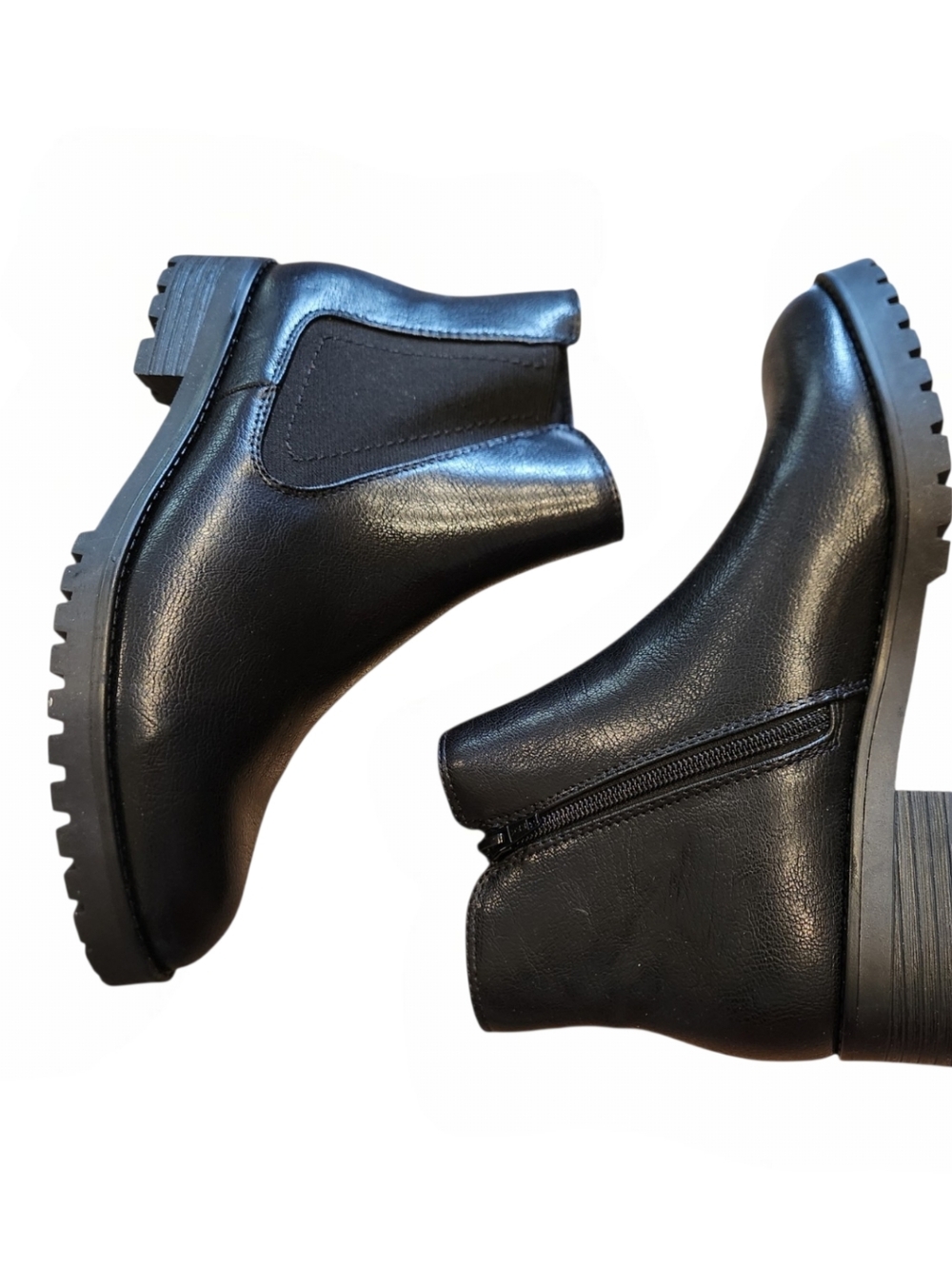 NIB Baretraps Women's 8 Daytona Black Chelsea Lug Slip Resistant Gorpcore Boots